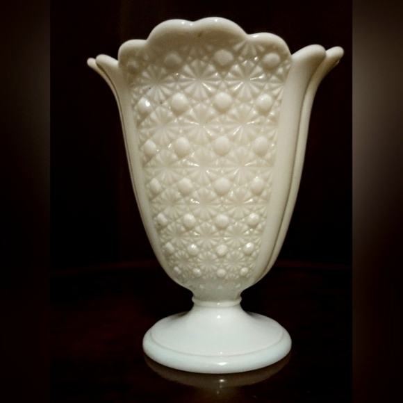 Fenton Accents Rare Fenton Milk Glass Daisey And Buttons Large
